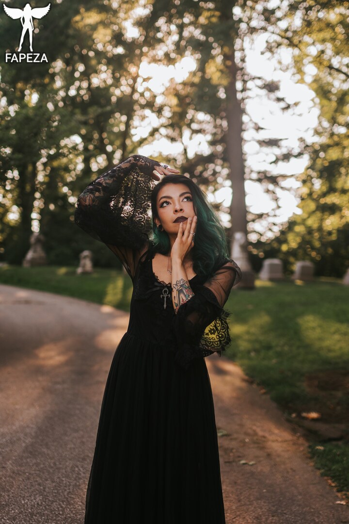 AileenSenpaiReacts