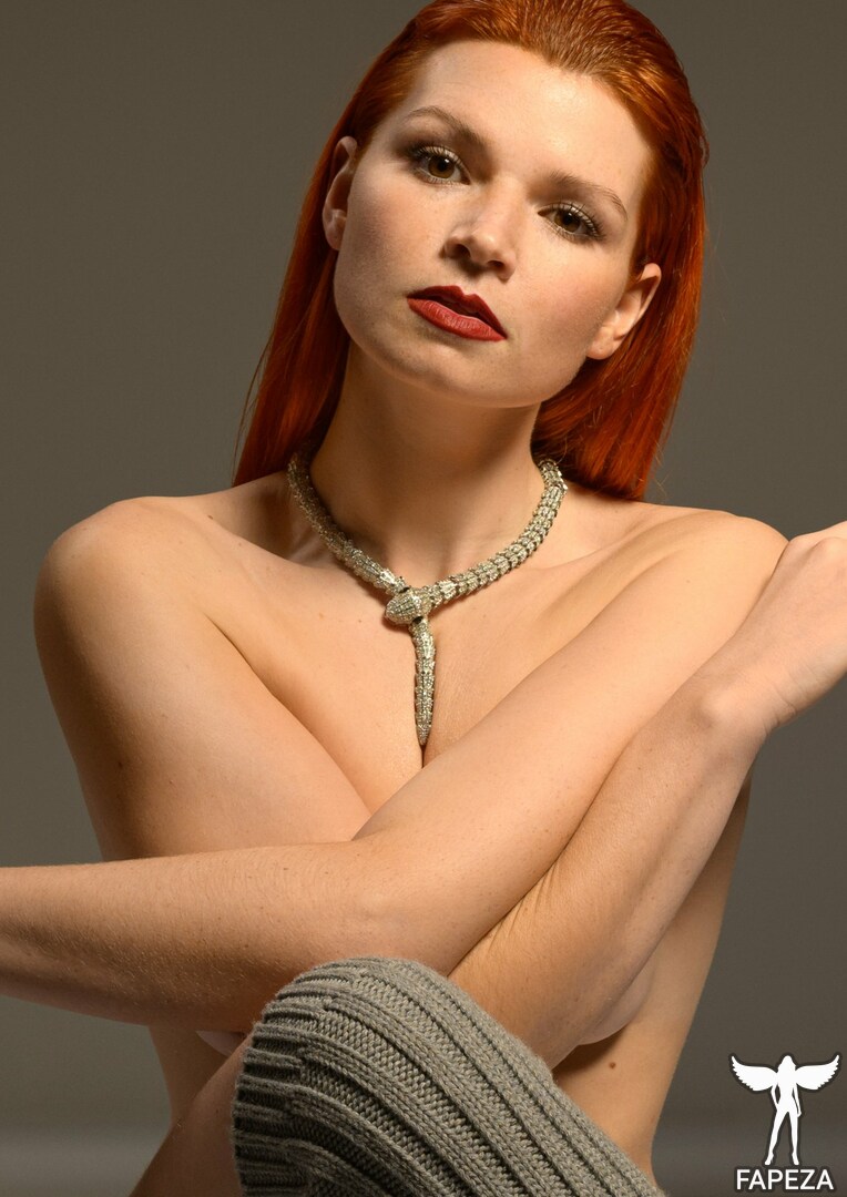 Darcie_Louise_Model